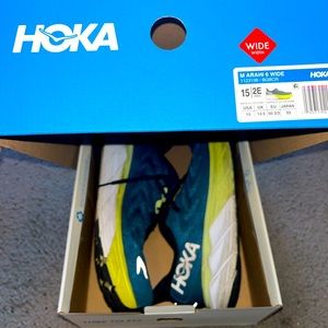 HOKA Blue Graphite/Blue Coral Arahi 6 wide shoes